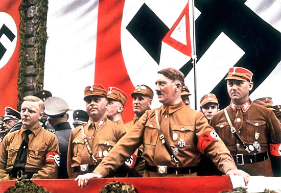 Adolf Hitler durante un mitin en Alemania, 1933