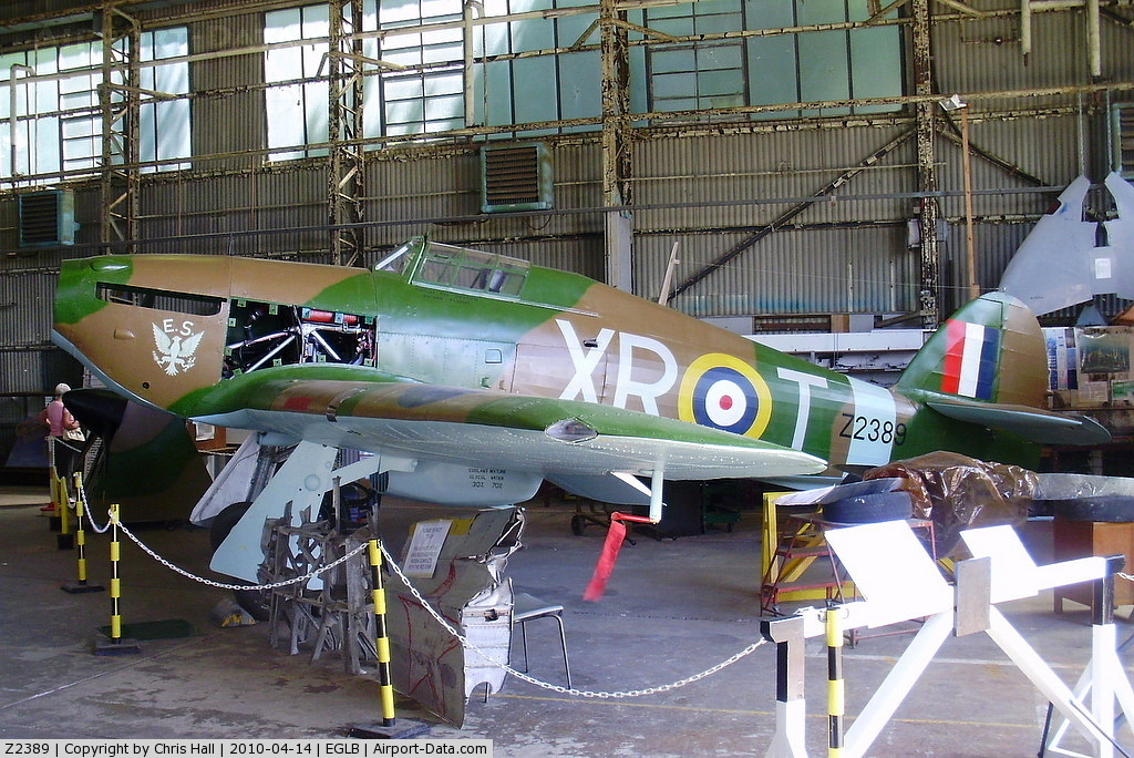 Hawker Hurricane Mk IIa con número de Serie Z2389 conservado en el Brooklands Museum en Weybridge, Inglaterra