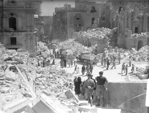Daños producidos por los bombardeos en Malta