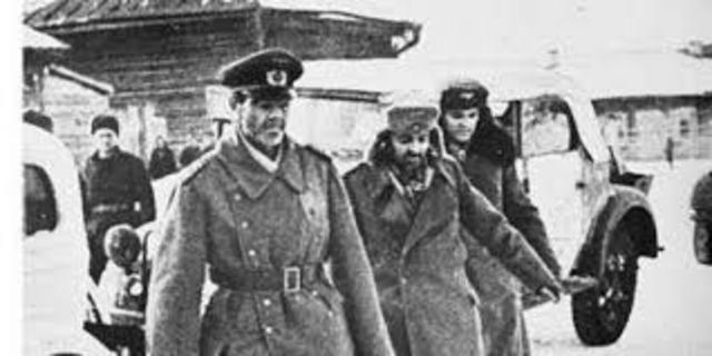 El Mariscal Paulus se rinde junto a su ayudante Wilhelm Adam y el general Arthur Schmidt a los soviético el 31 de enero de 1943