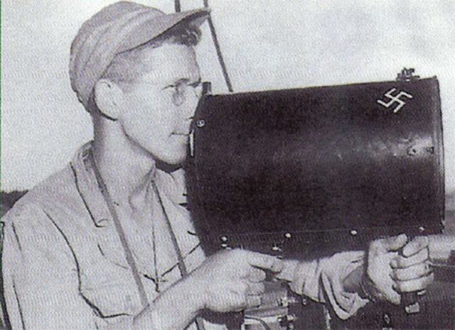 El soldado Davies, que guió su caza al aeródromo