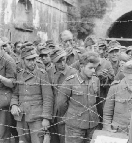 Prisioneros de alemanes de la 71ª División de Infantería capturados por tropas francesas en Garigliano