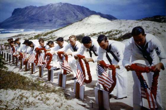 Soldados estadounidenses recuerdan a las víctimas de los ataques de Pearl Harbor